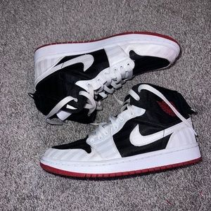 Women’s Jordan 1 Mid